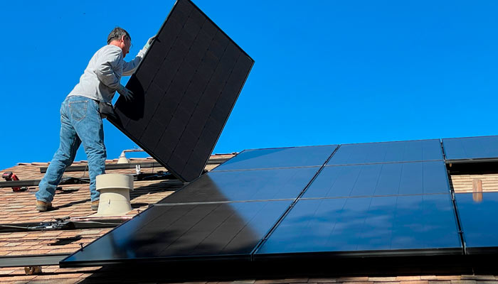 Cómo ahorrar en la factura de la luz en tu comunidad de vecinos